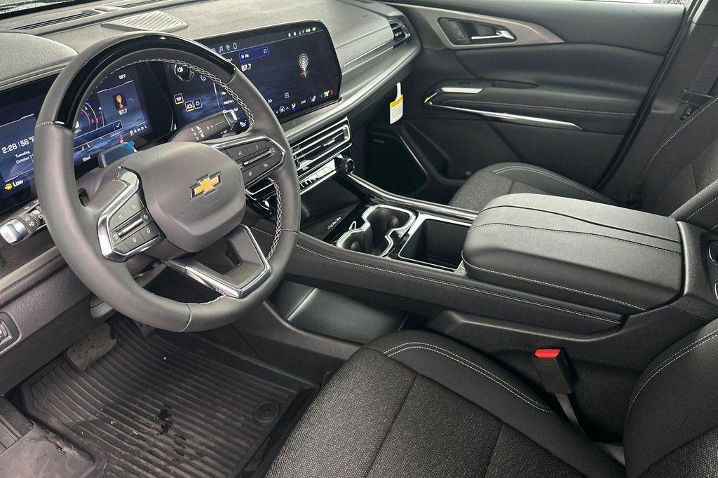 new 2026 Chevrolet Traverse car, priced at $48,381