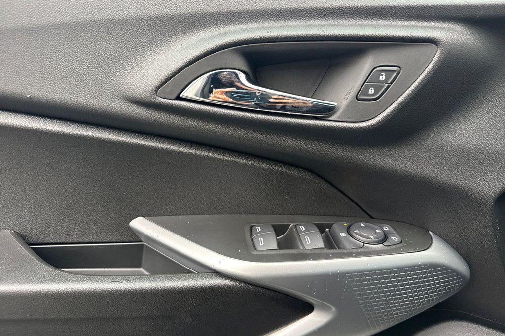 new 2026 Chevrolet Trax car, priced at $25,308