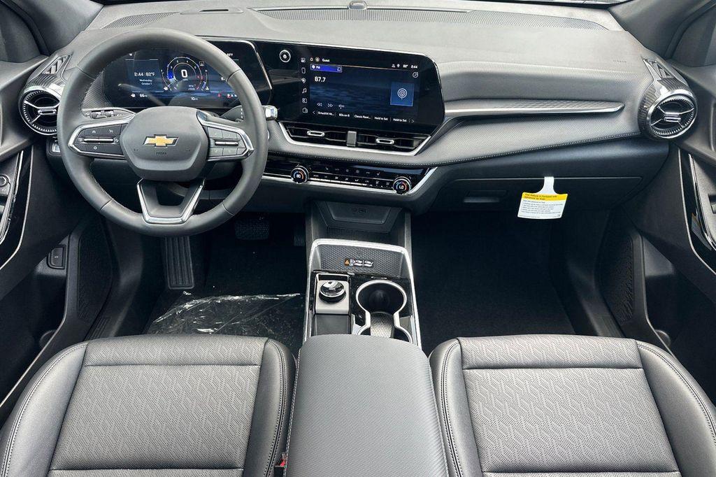 new 2026 Chevrolet Equinox car, priced at $32,635