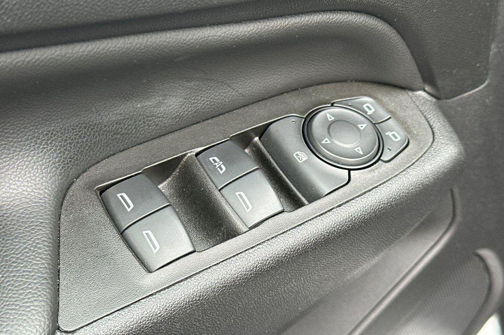used 2022 Chevrolet Equinox car, priced at $21,988