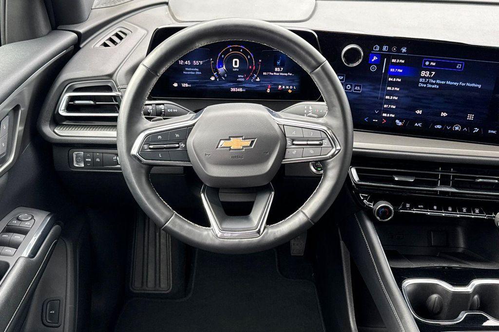 used 2024 Chevrolet Traverse car, priced at $35,201