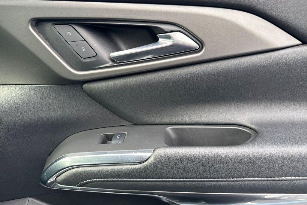 used 2024 Chevrolet Traverse car, priced at $35,201