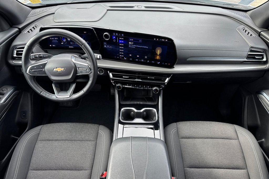 used 2024 Chevrolet Traverse car, priced at $35,201