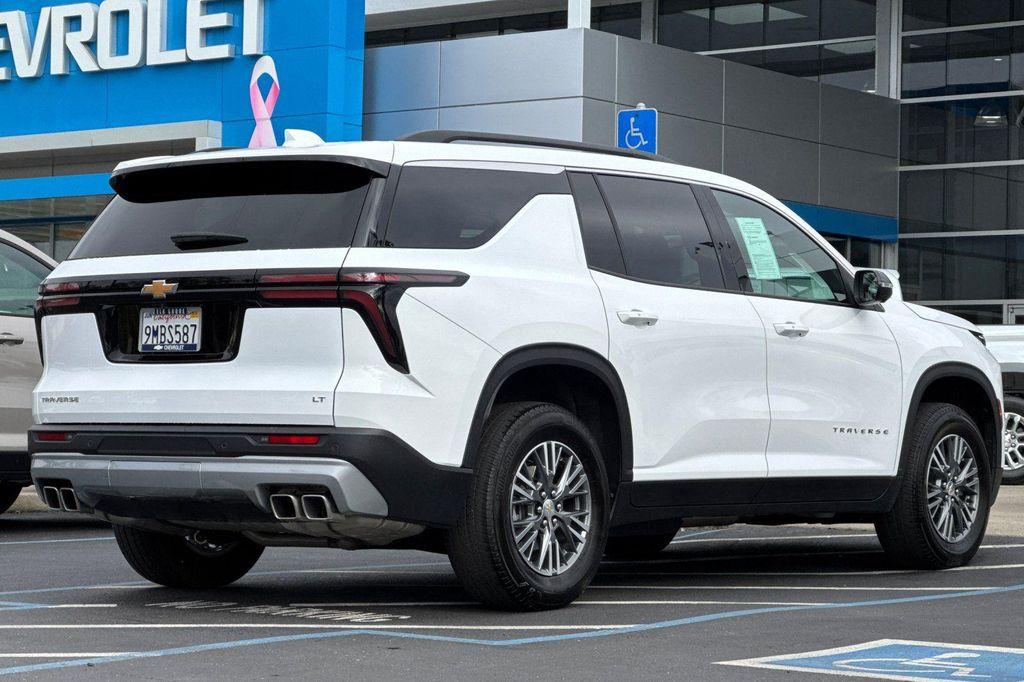 used 2024 Chevrolet Traverse car, priced at $35,201