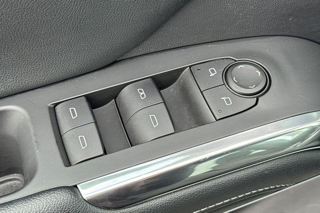 used 2024 Chevrolet Traverse car, priced at $35,201