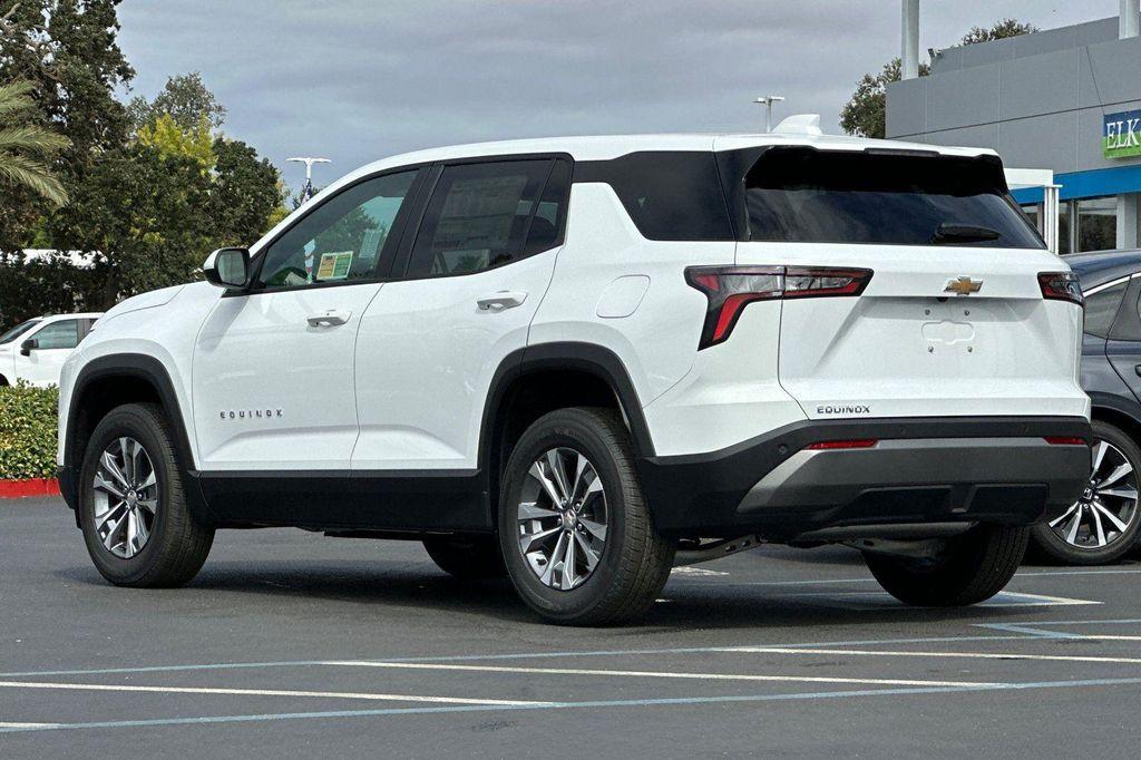 new 2026 Chevrolet Equinox car, priced at $31,340