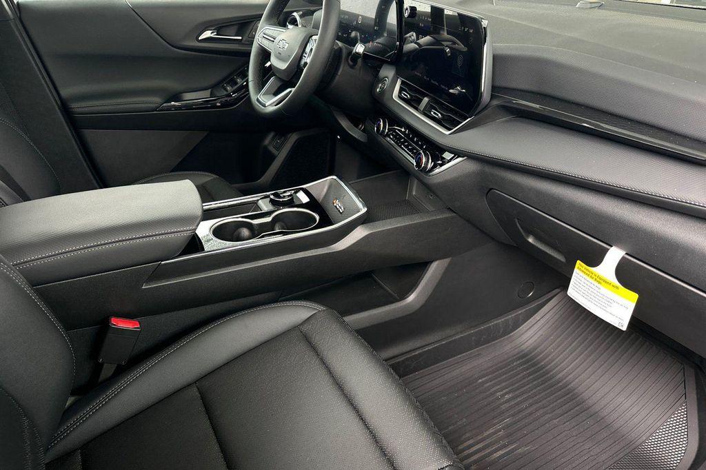 new 2026 Chevrolet Equinox car, priced at $36,350