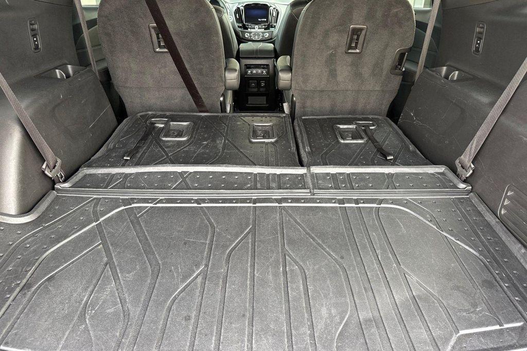 used 2023 Chevrolet Traverse car, priced at $36,988