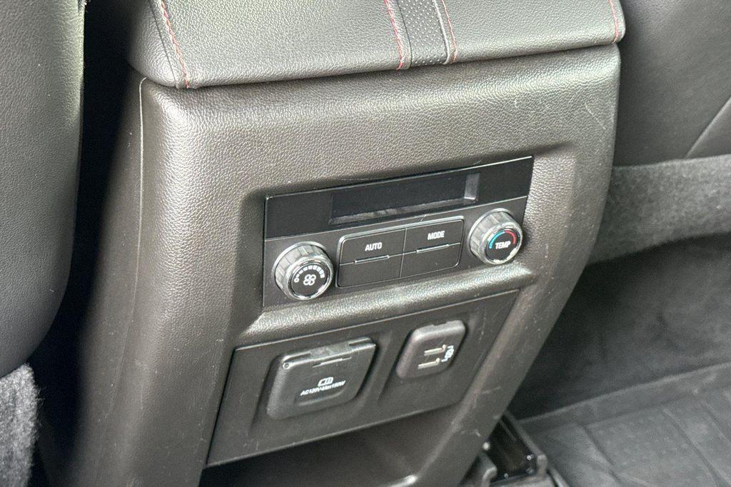 used 2023 Chevrolet Traverse car, priced at $36,988