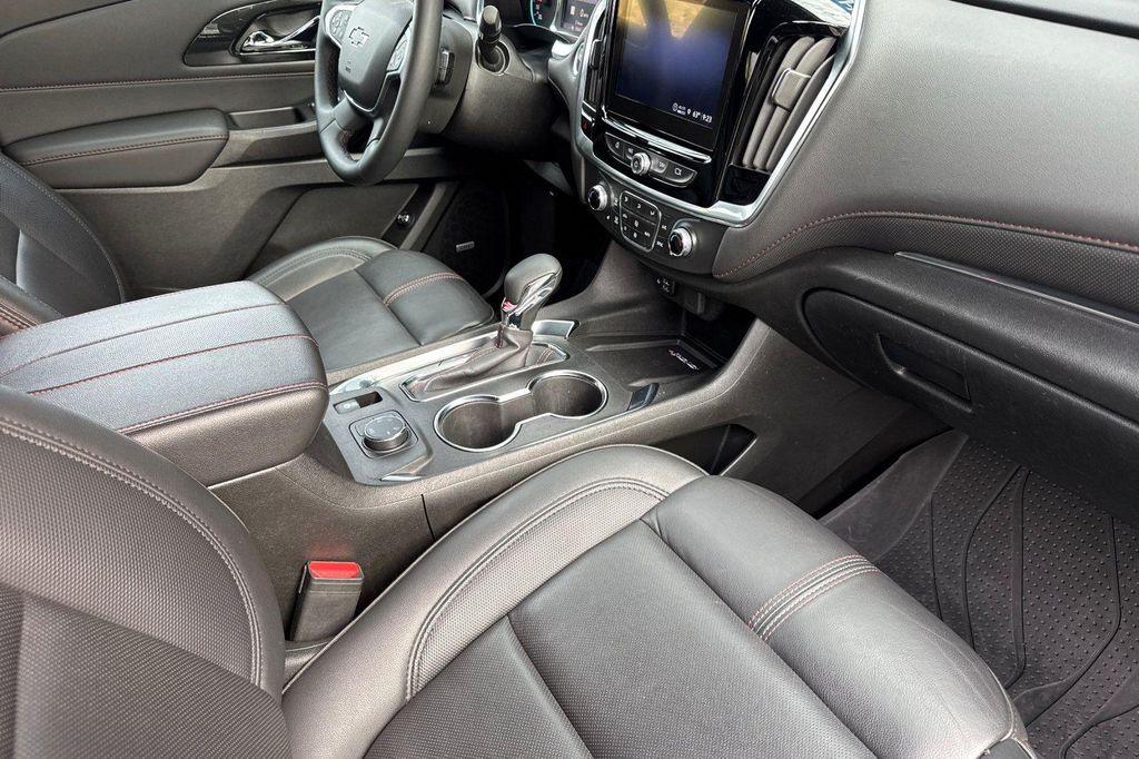used 2023 Chevrolet Traverse car, priced at $36,988