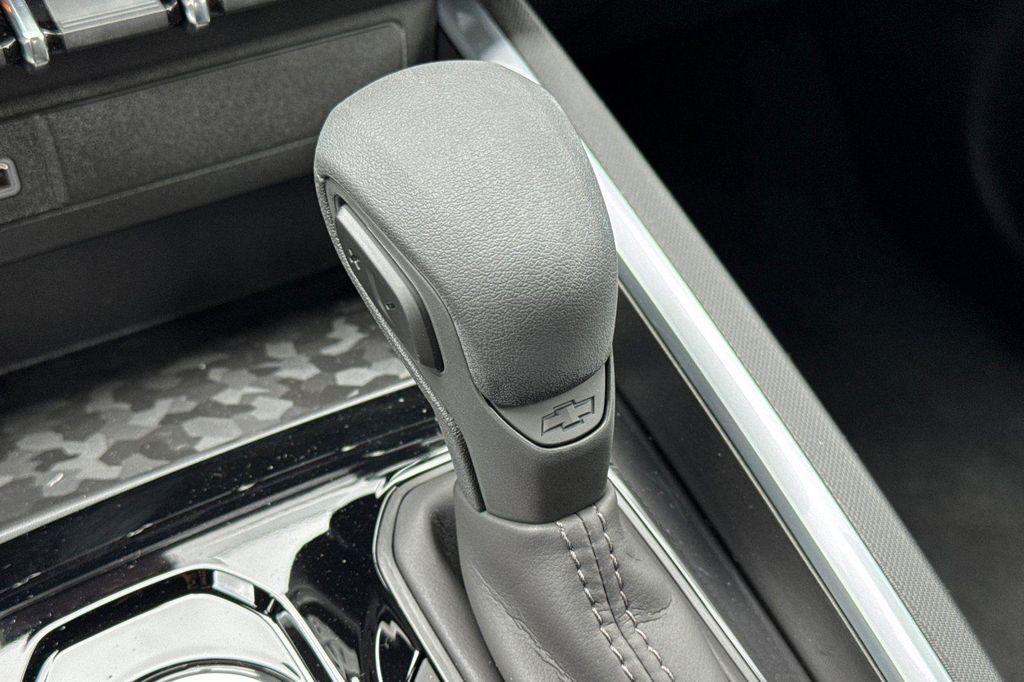 new 2025 Chevrolet Colorado car, priced at $36,004