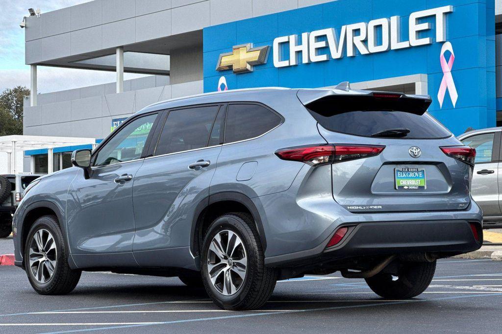 used 2022 Toyota Highlander car, priced at $29,501