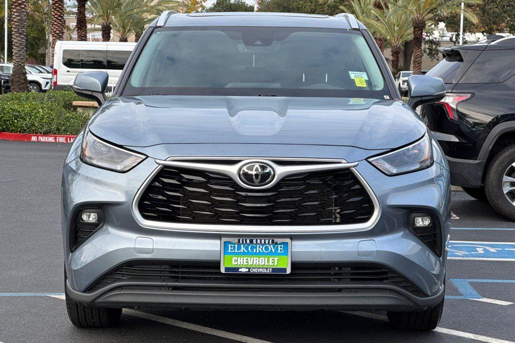 used 2022 Toyota Highlander car, priced at $29,501