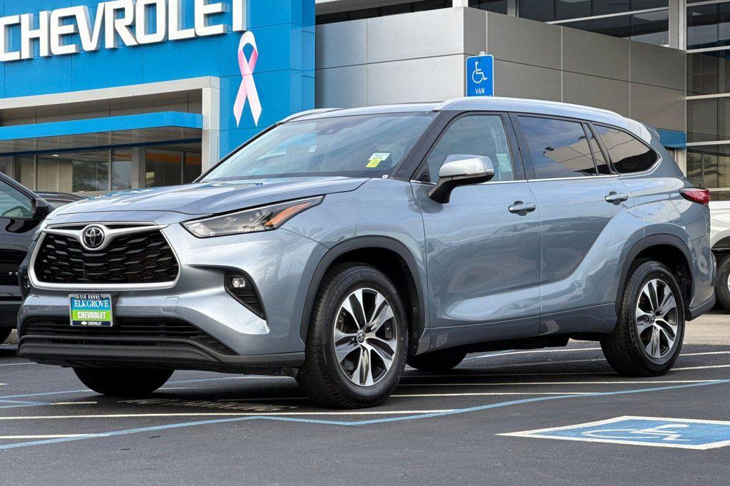 used 2022 Toyota Highlander car, priced at $29,501