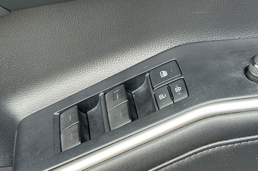 used 2022 Toyota Highlander car, priced at $29,501