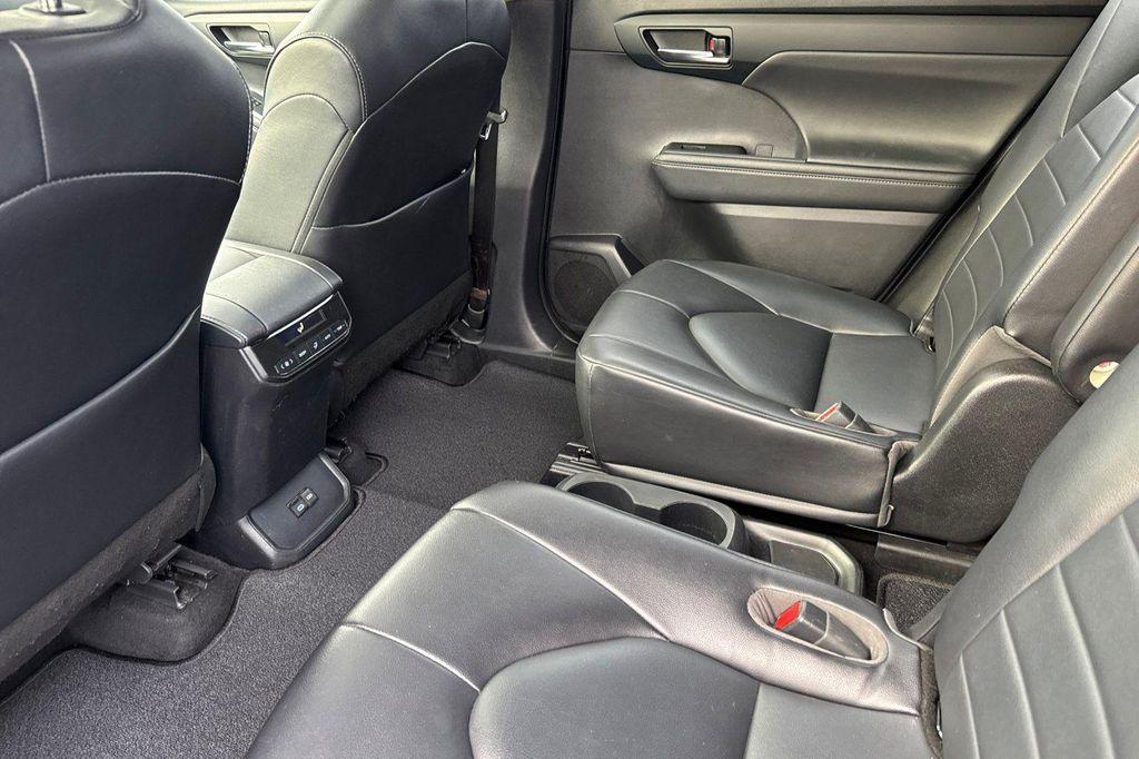 used 2022 Toyota Highlander car, priced at $29,501