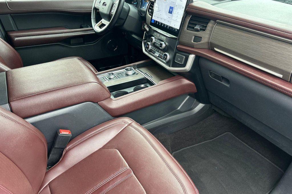 used 2023 Ford Expedition car, priced at $43,988