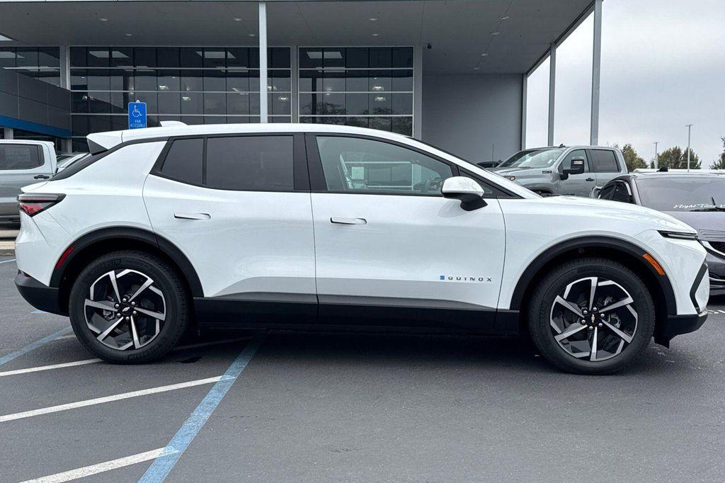 new 2026 Chevrolet Equinox EV car, priced at $33,888