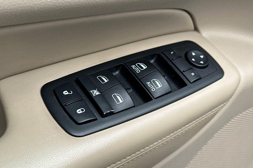 used 2014 Jeep Grand Cherokee car, priced at $10,988
