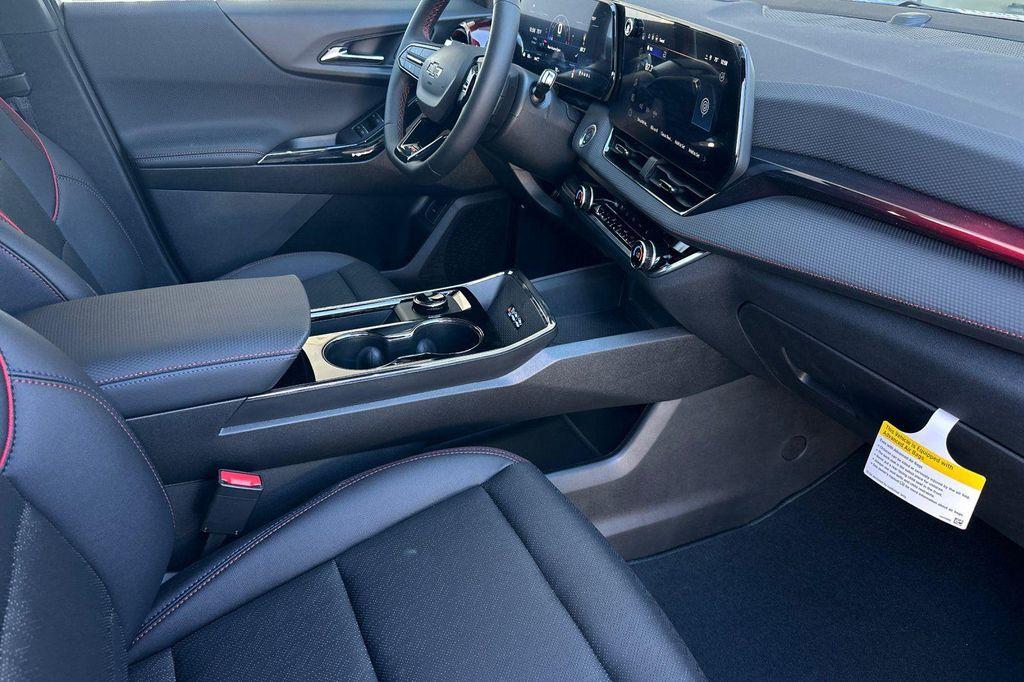 new 2026 Chevrolet Equinox car, priced at $34,895