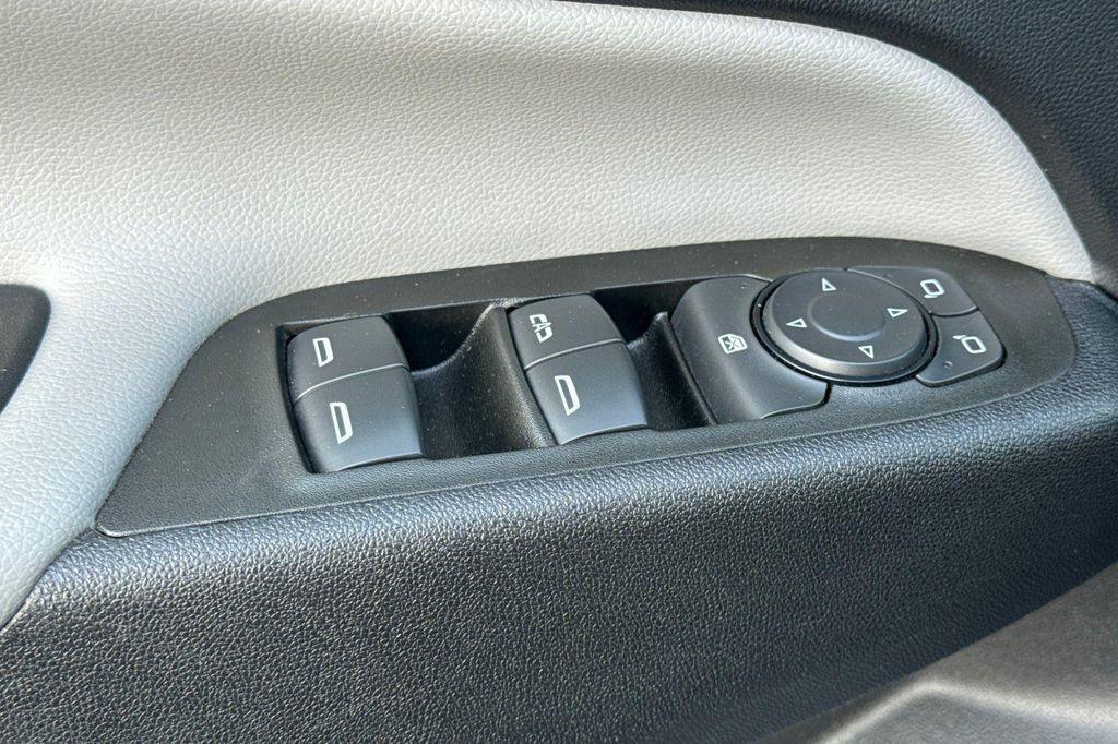 used 2021 Chevrolet Equinox car, priced at $18,501