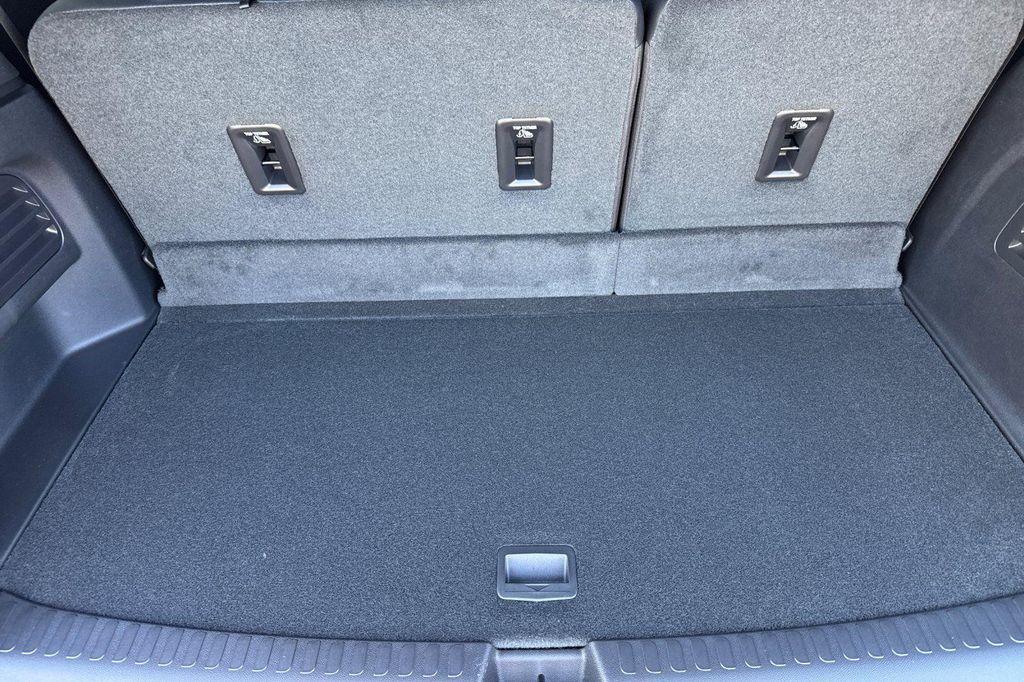 new 2026 Chevrolet Traverse car, priced at $55,029