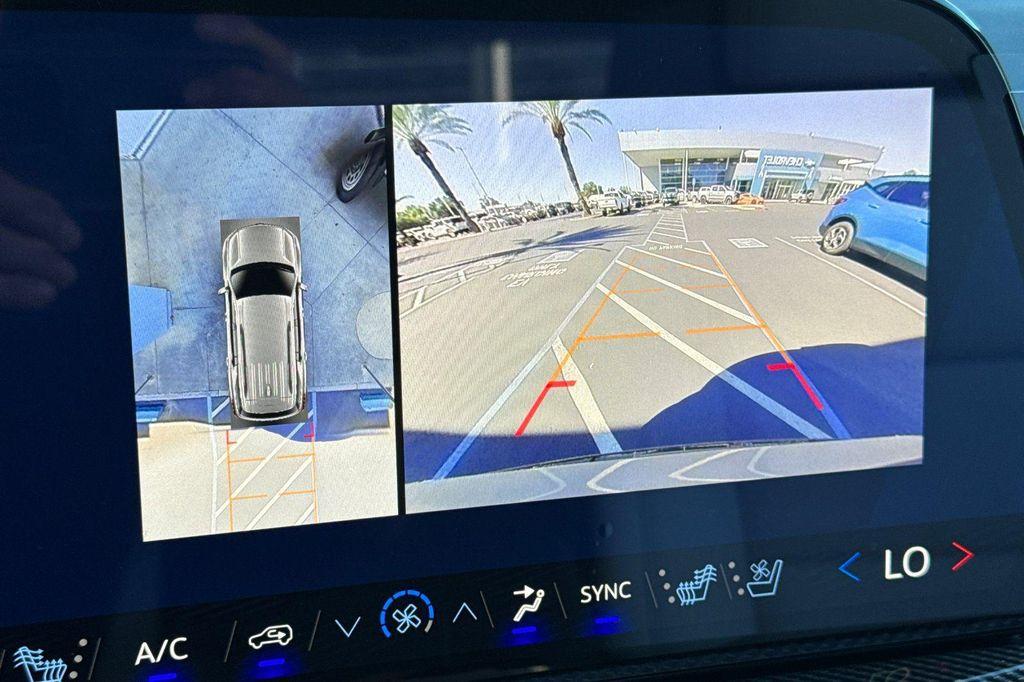 new 2026 Chevrolet Traverse car, priced at $55,029