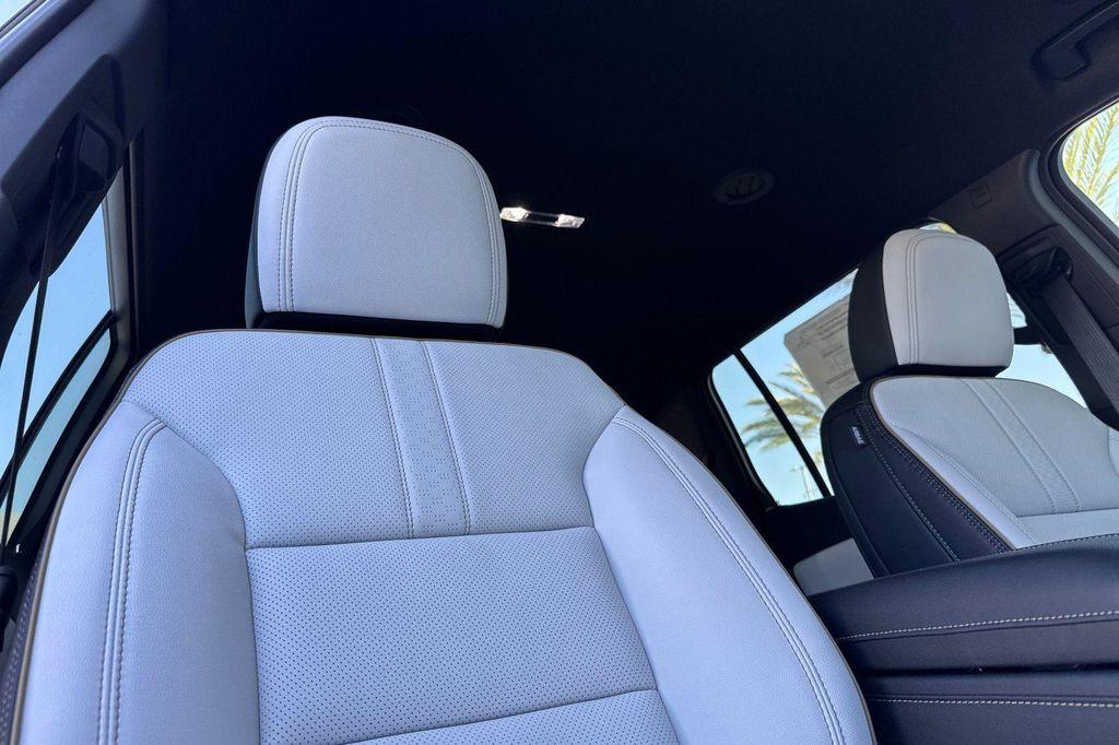 new 2026 Chevrolet Traverse car, priced at $55,029