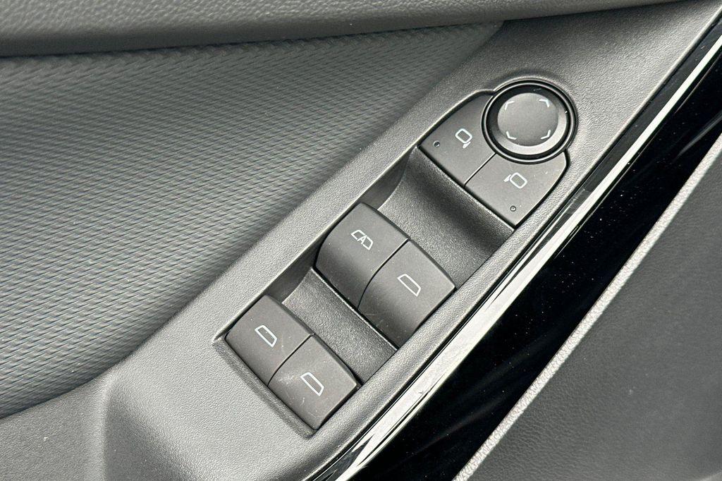 used 2025 Chevrolet Equinox car, priced at $28,701