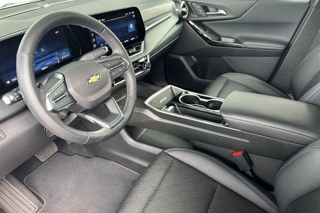 used 2025 Chevrolet Equinox car, priced at $28,701