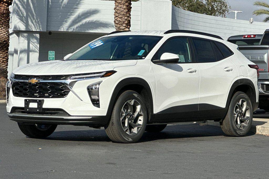 new 2025 Chevrolet Trax car, priced at $24,843