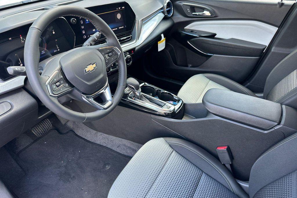 new 2025 Chevrolet Trax car, priced at $24,843