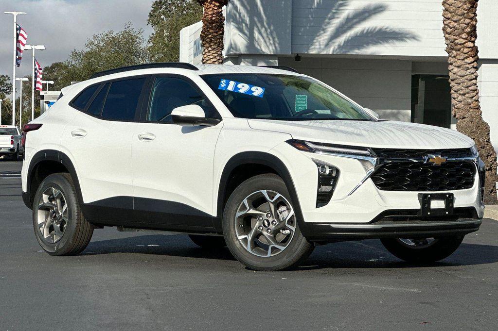 new 2025 Chevrolet Trax car, priced at $24,843