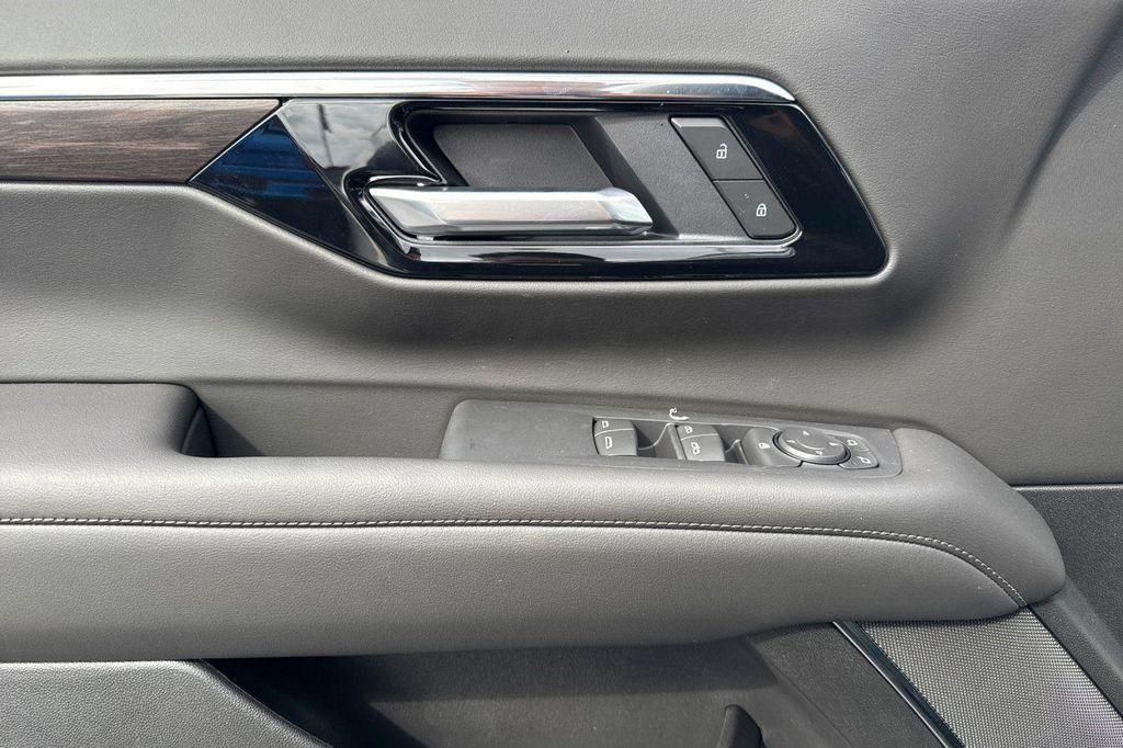 new 2025 Chevrolet Tahoe car, priced at $62,020