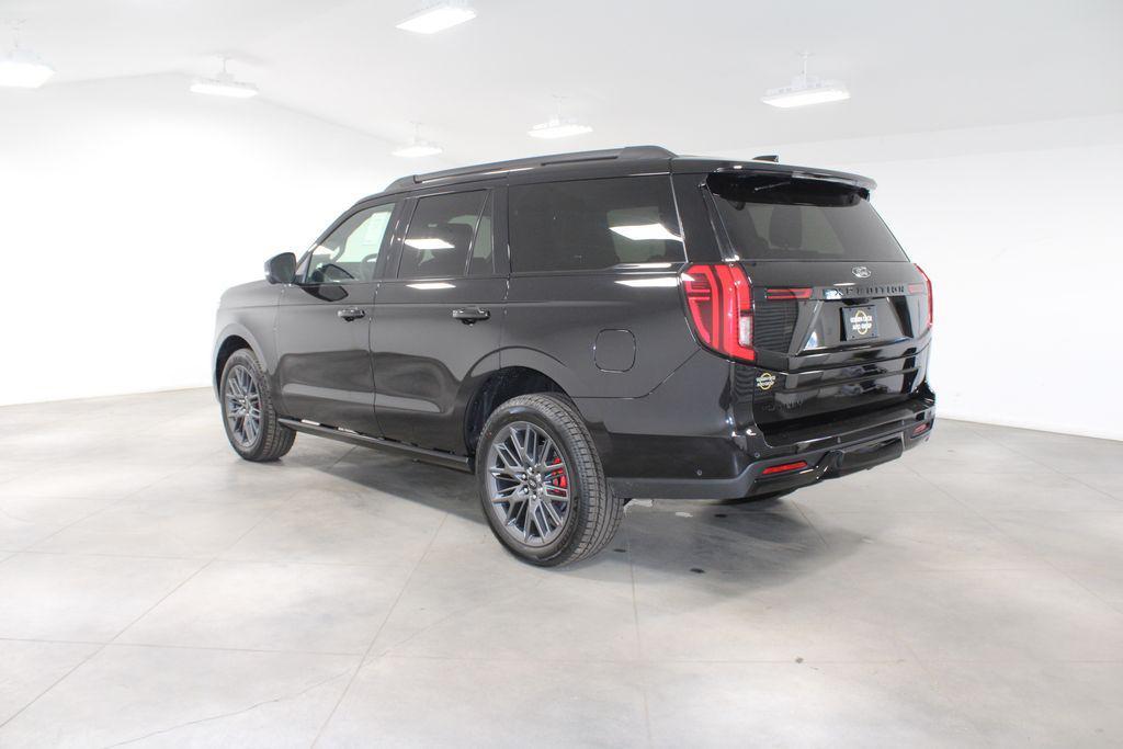 new 2025 Ford Expedition car, priced at $81,821