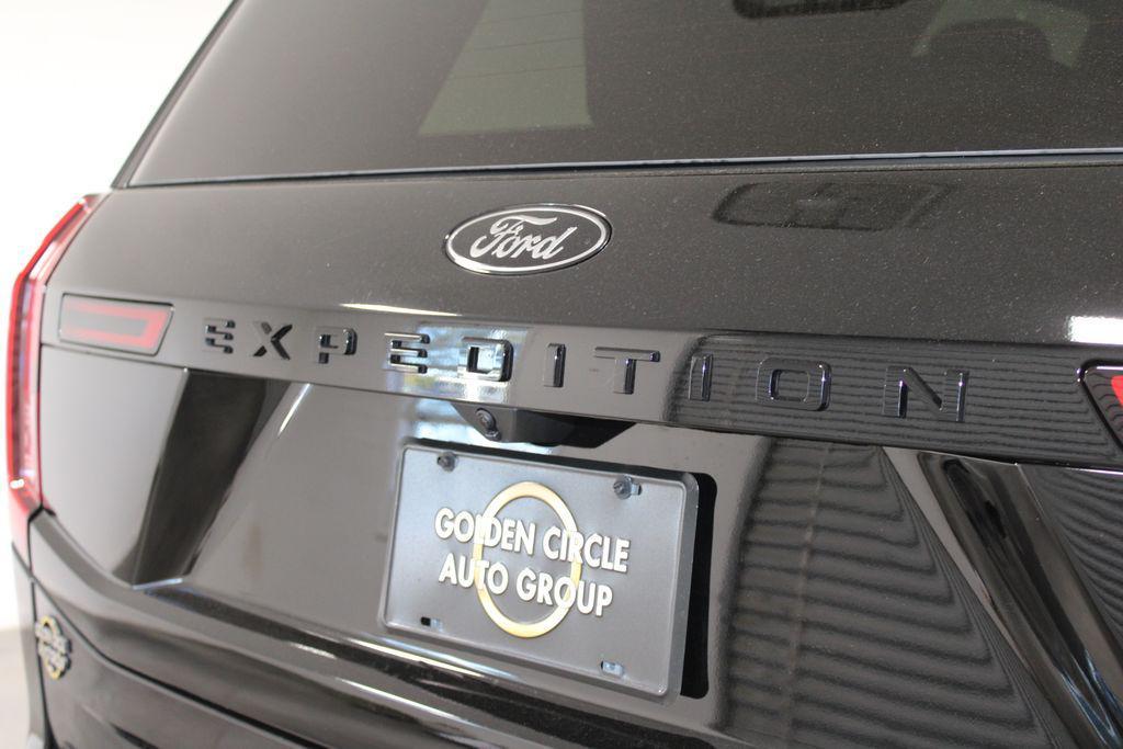 new 2025 Ford Expedition car, priced at $81,821