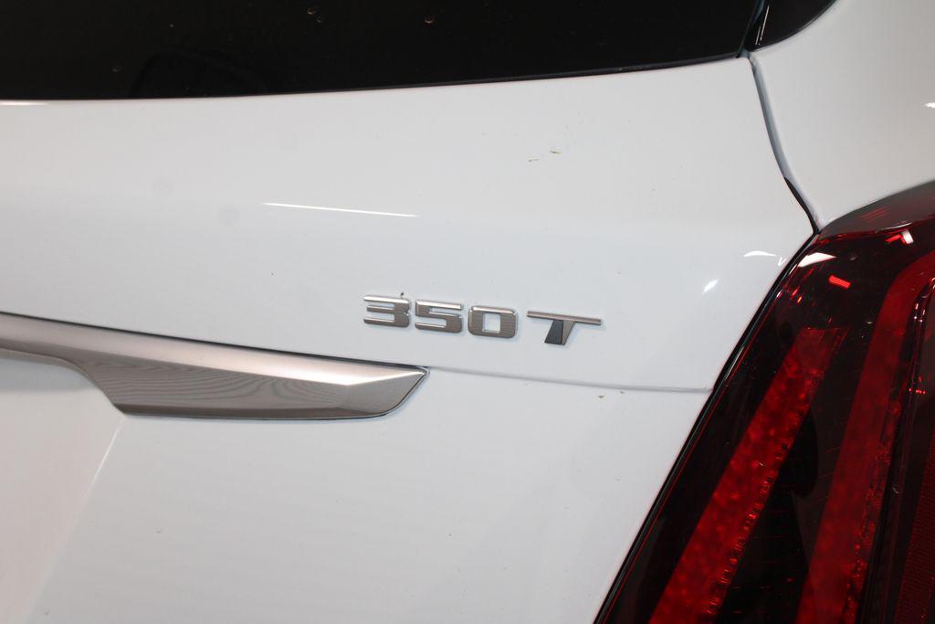 used 2024 Cadillac XT5 car, priced at $33,588