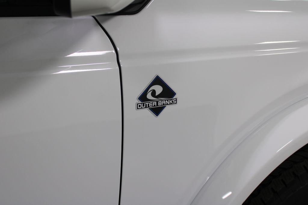 new 2025 Ford Bronco car, priced at $47,389