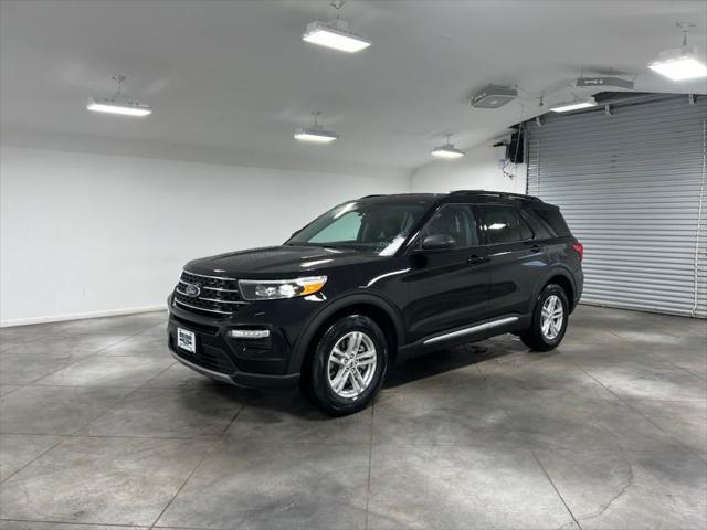 new 2024 Ford Explorer car, priced at $40,000