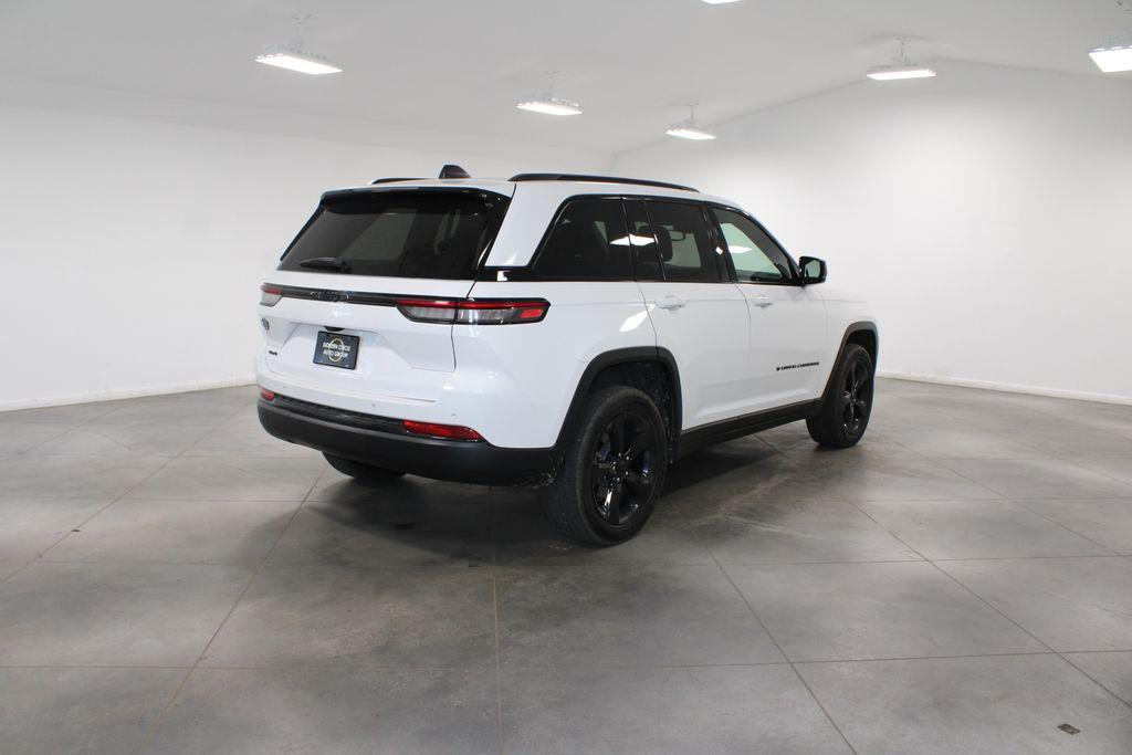 used 2024 Jeep Grand Cherokee car, priced at $32,298