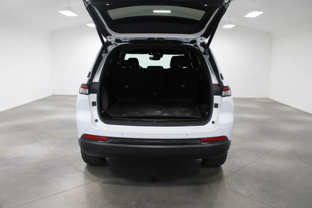 used 2024 Jeep Grand Cherokee car, priced at $32,298