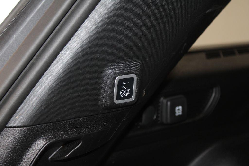 used 2024 Jeep Grand Cherokee car, priced at $32,298