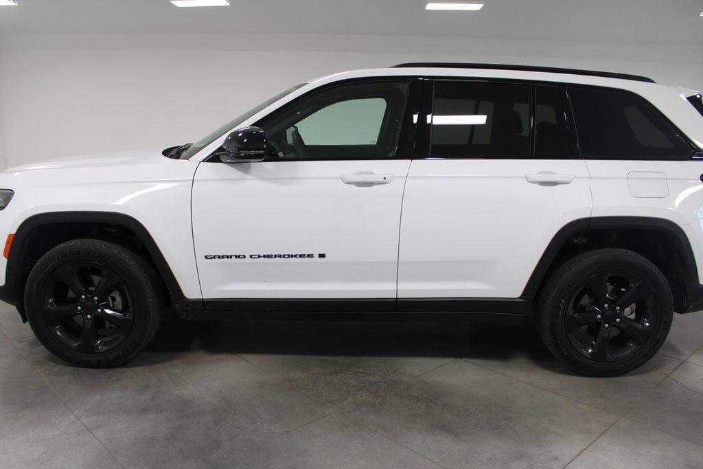 used 2024 Jeep Grand Cherokee car, priced at $32,298