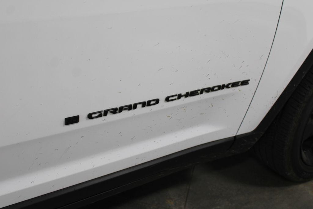 used 2024 Jeep Grand Cherokee car, priced at $32,298