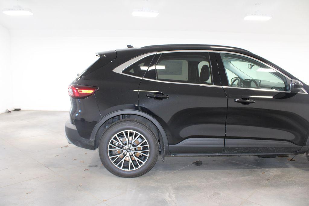 new 2025 Ford Escape PHEV car, priced at $33,474