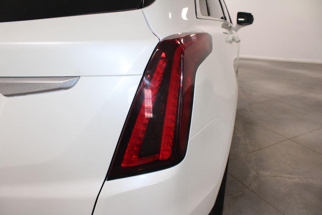 used 2023 Cadillac XT5 car, priced at $31,000