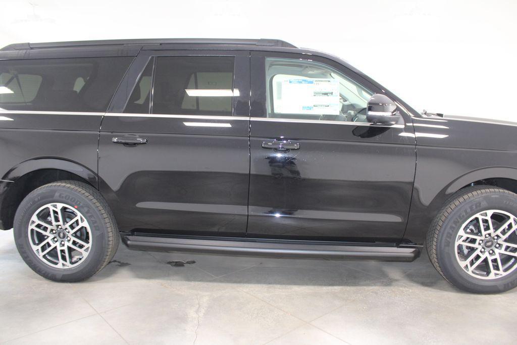 new 2025 Ford Expedition Max car, priced at $69,451