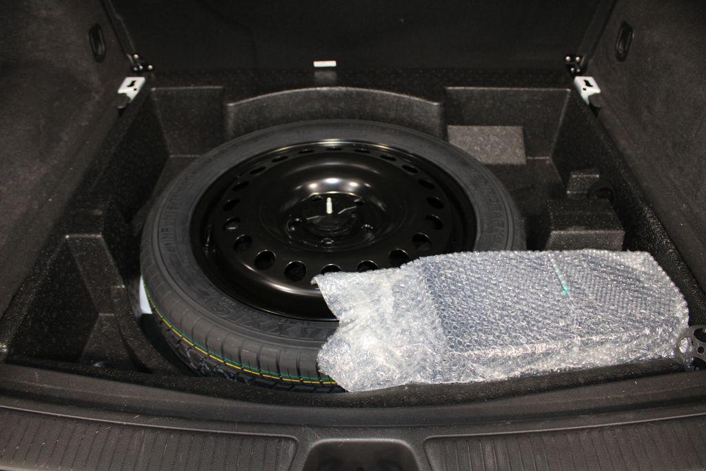 used 2023 Buick Envision car, priced at $24,000