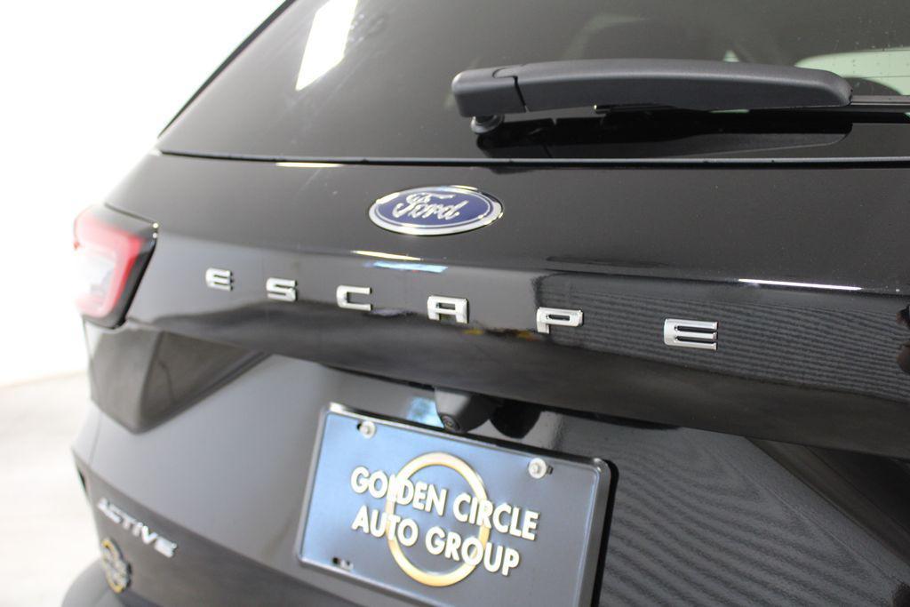 new 2025 Ford Escape car, priced at $26,576