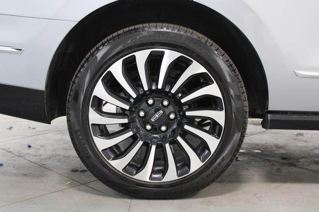 used 2024 Lincoln Navigator car, priced at $77,398